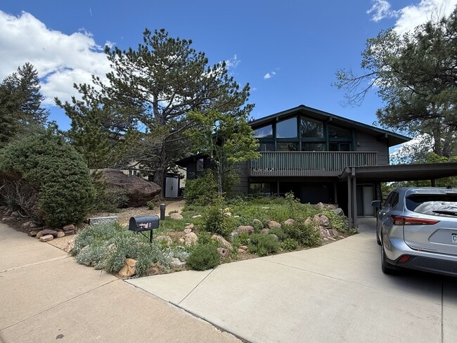 property at 2620 Lafayette Dr