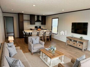 114 Shady Grove Dr in Sanger, TX - Building Photo - Building Photo