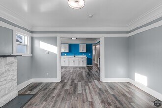 641 W 43rd St in Los Angeles, CA - Building Photo - Building Photo