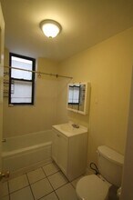 723 W Barry Ave, Unit 2A in Chicago, IL - Building Photo - Building Photo