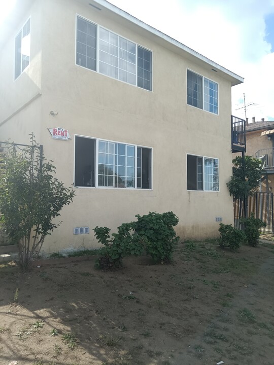 1940 W Imperial Hwy, Unit Apartment for rent in Los Angeles, CA - Building Photo