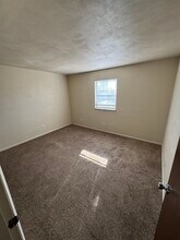 109 Lee Dr, Unit 3 in O'Fallon, IL - Building Photo - Building Photo