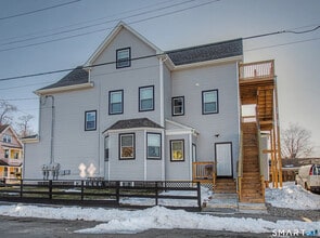 144 Cottage St in Bridgeport, CT - Building Photo - Building Photo