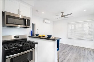 405 W 3rd St in Long Beach, CA - Building Photo - Building Photo