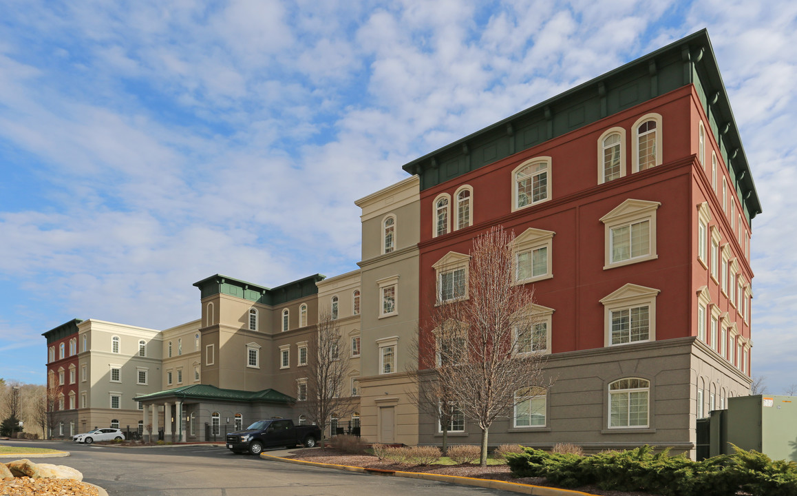 The Bluffs at the Kenwood in Cincinnati, OH - Building Photo