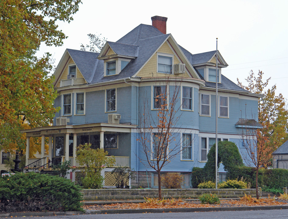 717 SW 2nd St in Ontario, OR - Building Photo