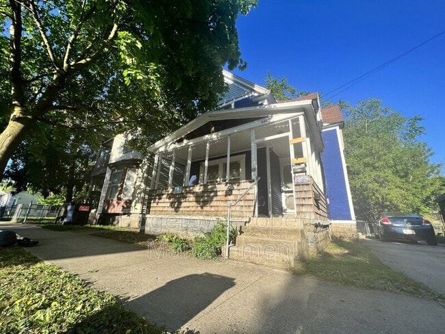 property at 839 Alpine Ave NW