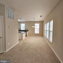 5098 English Terrace in Alexandria, VA - Building Photo - Building Photo