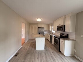 1092 Sherbrooke Dr in Birmingham, AL - Building Photo - Building Photo