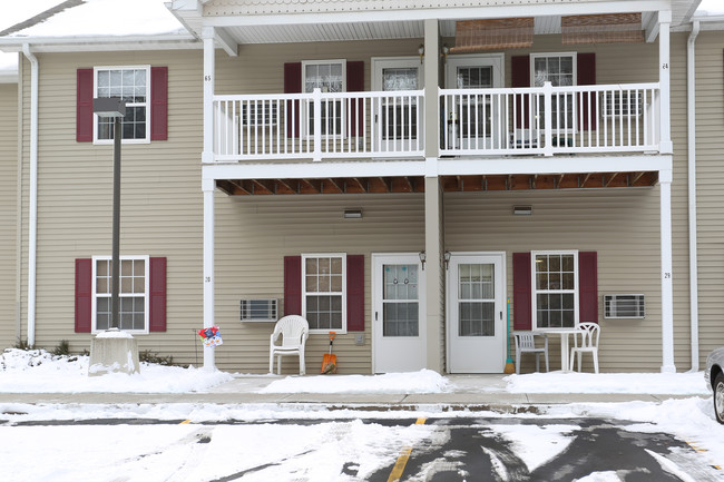 Jefferson Park Senior Apartments in Fairport, NY - Foto de edificio - Building Photo