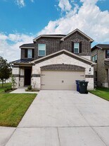 741 Creekwater Ln in Garland, TX - Building Photo