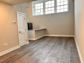 4627 E Thompson St in Philadelphia, PA - Building Photo