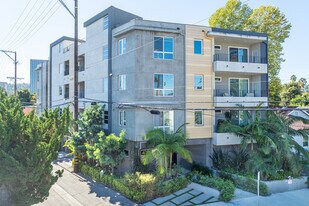 10718 Acama Street in North Hollywood, CA - Building Photo