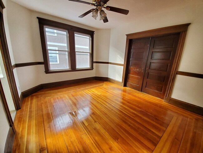 250 Belgrade Ave, Unit 2 in Boston, MA - Building Photo - Building Photo