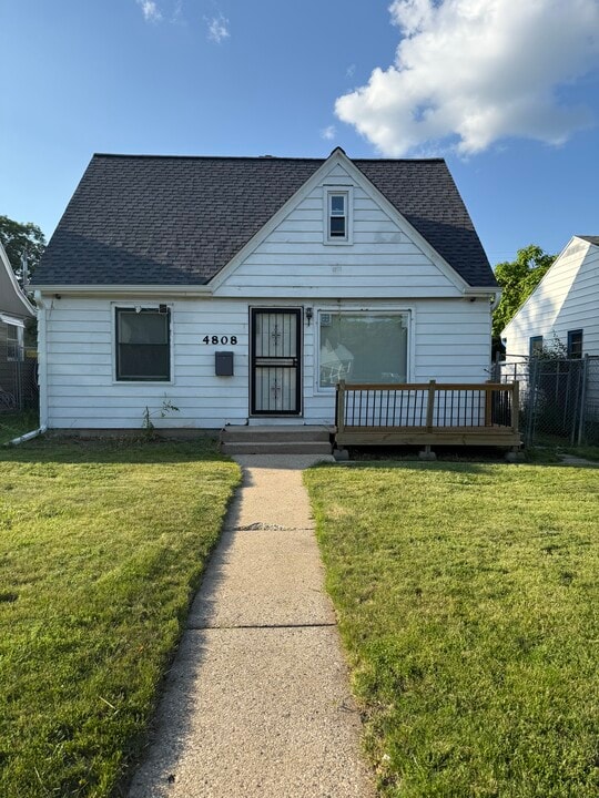 4808 W Villard Ave in Milwaukee, WI - Building Photo