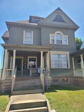 120 E Wallace Ave, Unit 2 in New Castle, PA - Building Photo - Building Photo