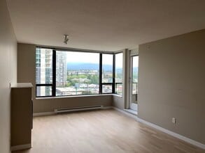 4118 Dawson St in Burnaby, BC - Building Photo - Building Photo