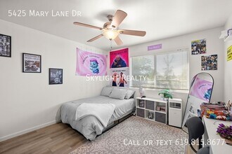 5425 Mary Ln Dr in San Diego, CA - Building Photo - Building Photo