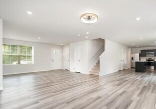 1925 Pin Hook Rd in Charlotte, NC - Building Photo - Building Photo