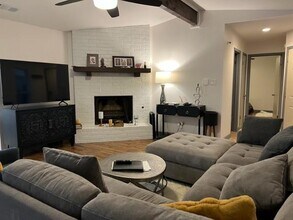 2302 Berkett Dr in Austin, TX - Building Photo - Building Photo