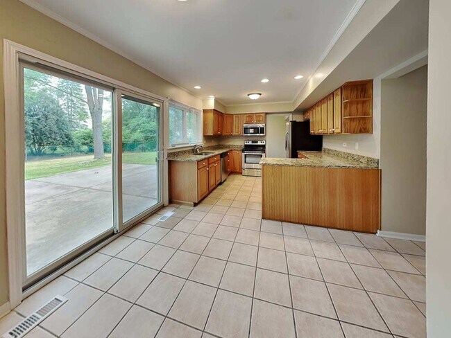 159 E Timberlane Dr in Palatine, IL - Building Photo - Building Photo