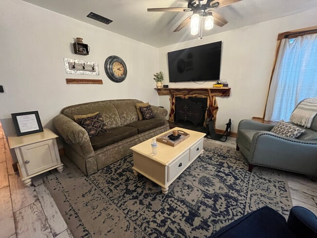 12102 Carriage Ct SE