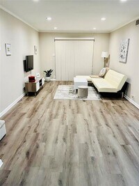 2601 Bellefontaine photo'