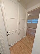 1532 S Bundy Dr, Unit B in Los Angeles, CA - Building Photo - Building Photo