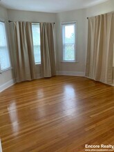 23 Aspinwall Ave in Brookline, MA - Building Photo - Building Photo