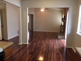 4406 Knollchase in San Antonio, TX - Building Photo