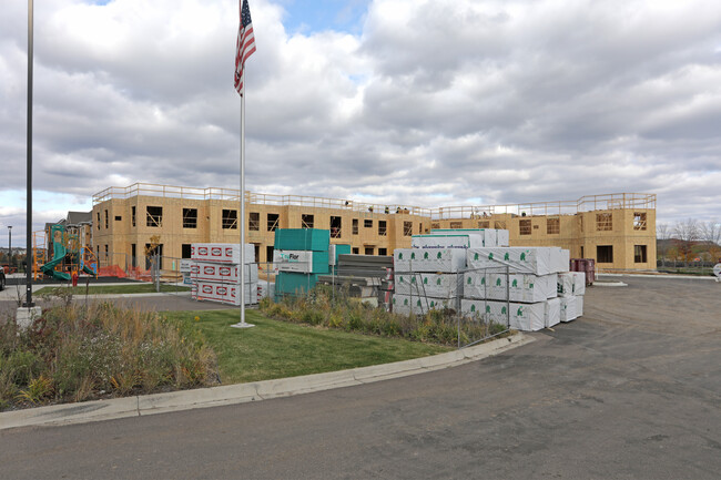 Bottineau Ridge Phase 3 in Maple Grove, MN - Foto de edificio - Building Photo