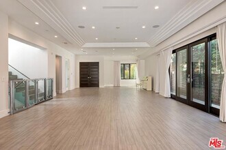 312 S Palm Dr in Beverly Hills, CA - Building Photo - Building Photo