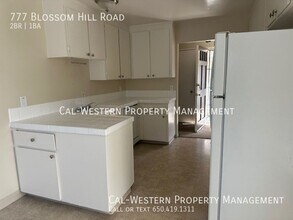 777 Blossom Hill Rd in San Jose, CA - Building Photo - Building Photo