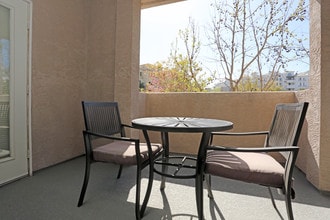 La Jolla Crossroads Apartments in San Diego, CA - Building Photo - Building Photo