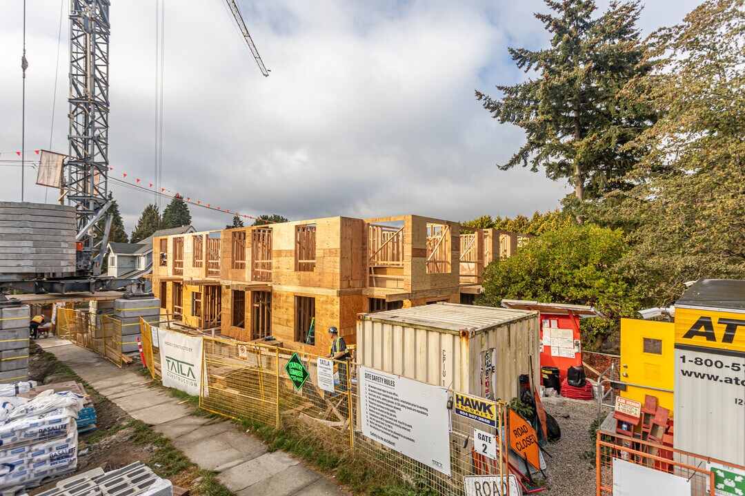 1805 Larch St in Vancouver, BC - Building Photo