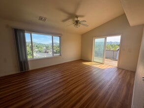 242 Umpqua View Dr in Roseburg, OR - Building Photo - Building Photo