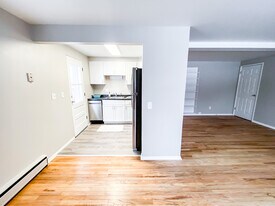 1122 Catalpa Cir, Unit C