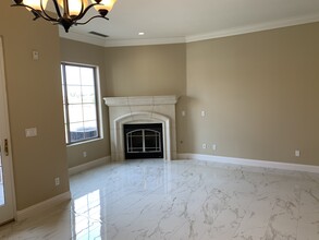 10 Via Vasari, Unit 105 in Henderson, NV - Building Photo - Building Photo