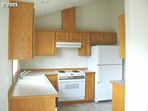 6984 SE Langwood St in Hillsboro, OR - Building Photo - Building Photo