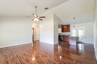 4946 Irish Moss Dr S in Jacksonville, FL - Building Photo - Building Photo