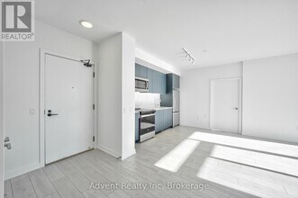 1606 Charles St in Whitby, ON - Building Photo - Building Photo