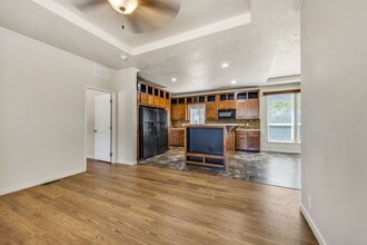 225 Wilson Rd in Central Point, OR - Building Photo - Building Photo