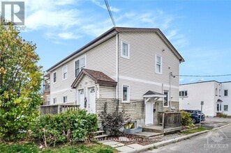 136 Deschamps Ave in Ottawa, ON - Building Photo - Building Photo