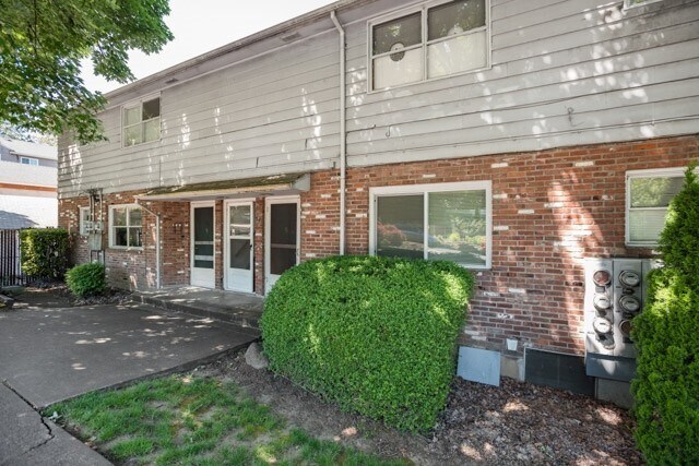 50 Northshore Rd in Lake Oswego, OR - Building Photo - Building Photo