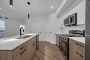 1035 Melanson Rd in Dieppe, NB - Building Photo