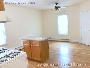 389 1/2 Columbia St in Cambridge, MA - Building Photo - Building Photo