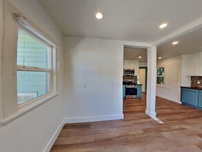 976 55th St in Oakland, CA - Building Photo - Building Photo