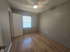 4217 Sealy Ave in Galveston, TX - Building Photo - Building Photo