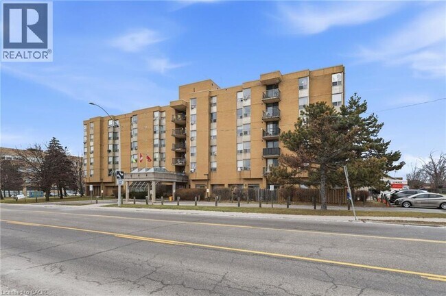 property at 18 Mall Rd