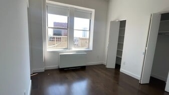 111 John St in New York, NY - Building Photo